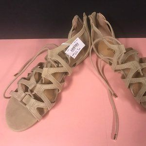 Women's gladiator style strappy sandal (flat) size 6.5